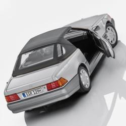 Коллекционная модель Mercedes-Benz 500 SL R129, масштаб 1:18, цвет серебряный бриллиантовый